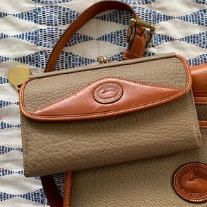 Dooney & Bourke WALLET 💜